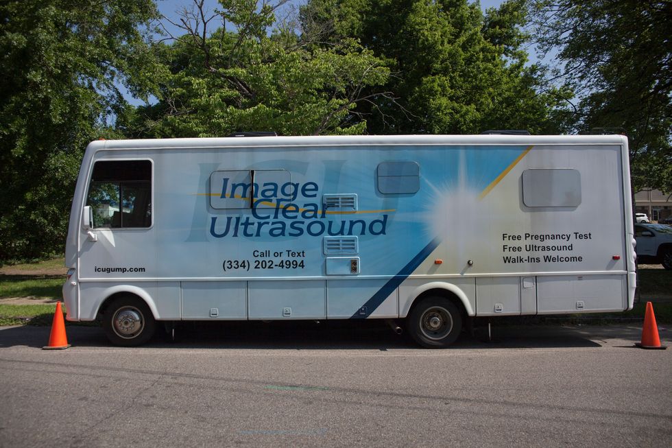 a bus that reads image clear ultrasound