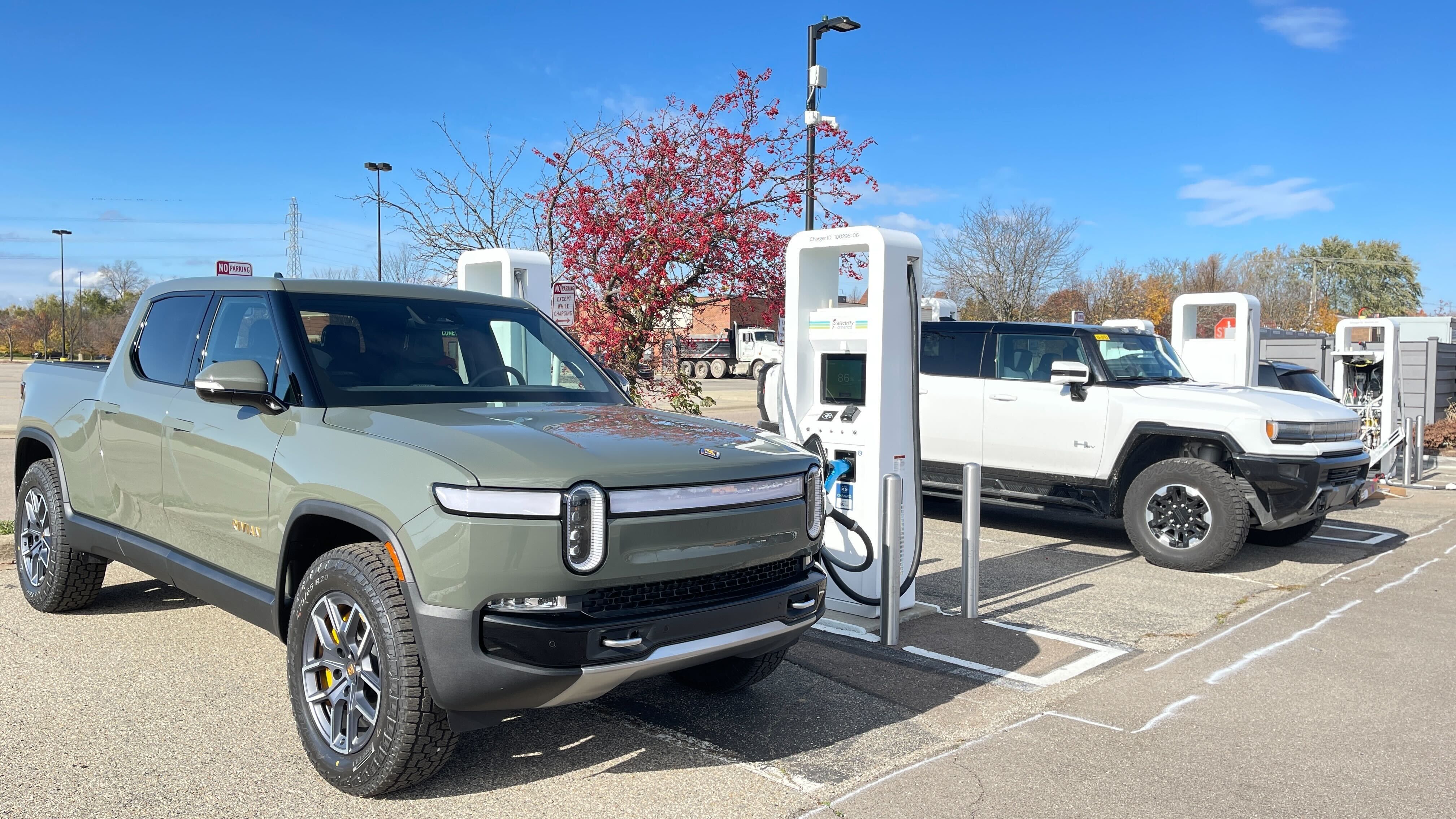 Rivian R1S & R1T: EPA Test Documents Reveal Peak DC Charging and Power Performance