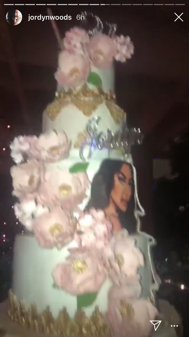 Kylie Jenner Got Jordyn Woods The Most Over-The-Top 21st Birthday Cake - Kylie  Jenner, Jordyn Woods 21st Birthday