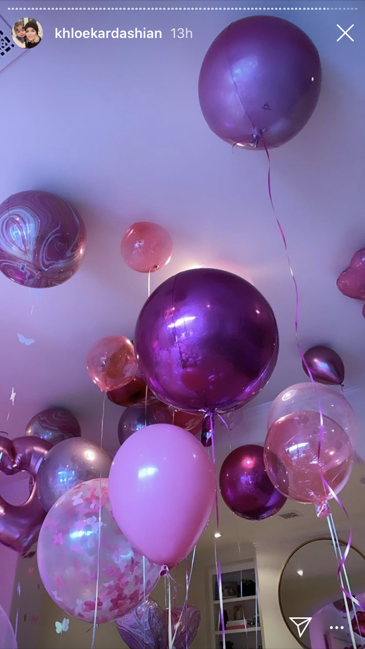 Balloon, Pink, Purple, Party supply, Violet, Magenta, Ball, Material property, Party, Architecture, 