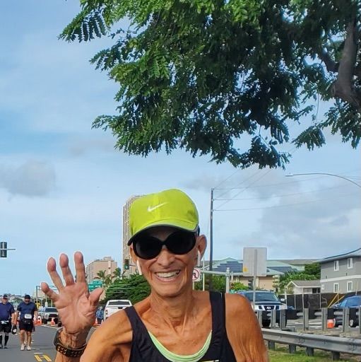 mathea allansmith at 2022 honolulu marathon