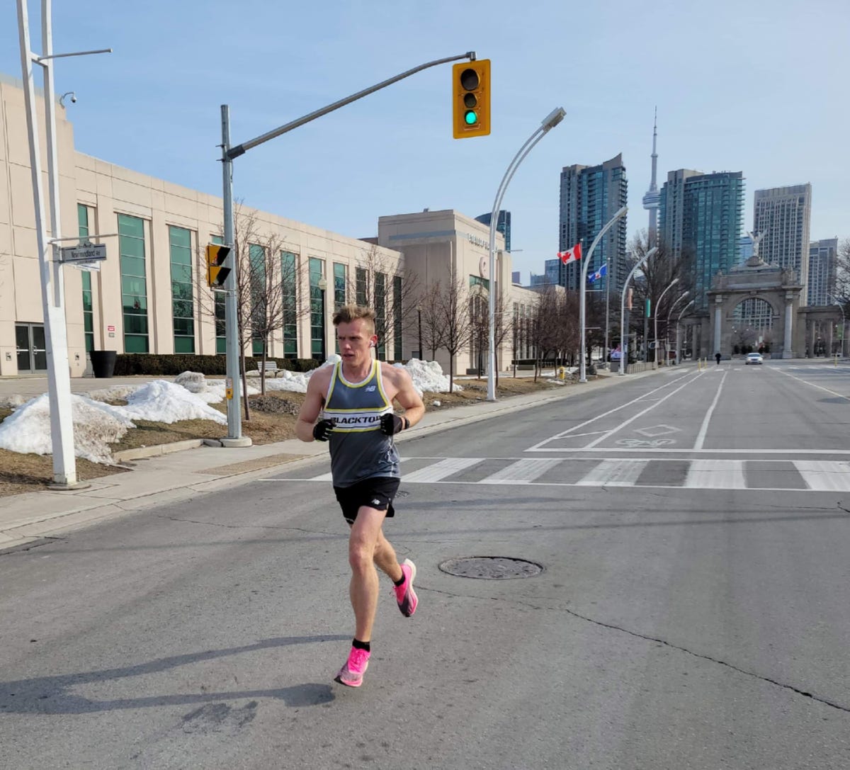 alex cutulenco running through toronto