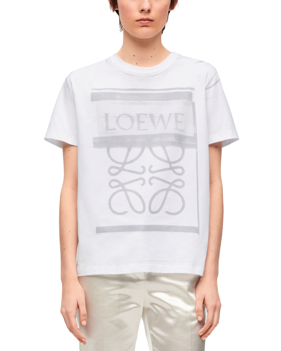 loewe台灣官網「5折」閃促開跑！夢幻logo襯衫、太陽眼鏡直降兩萬，甜價入手夢幻服飾趁現在