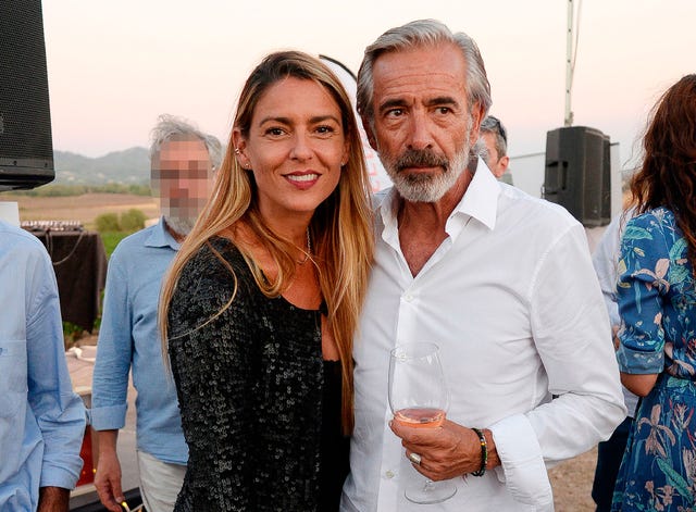 Imanol Arias y su mujer