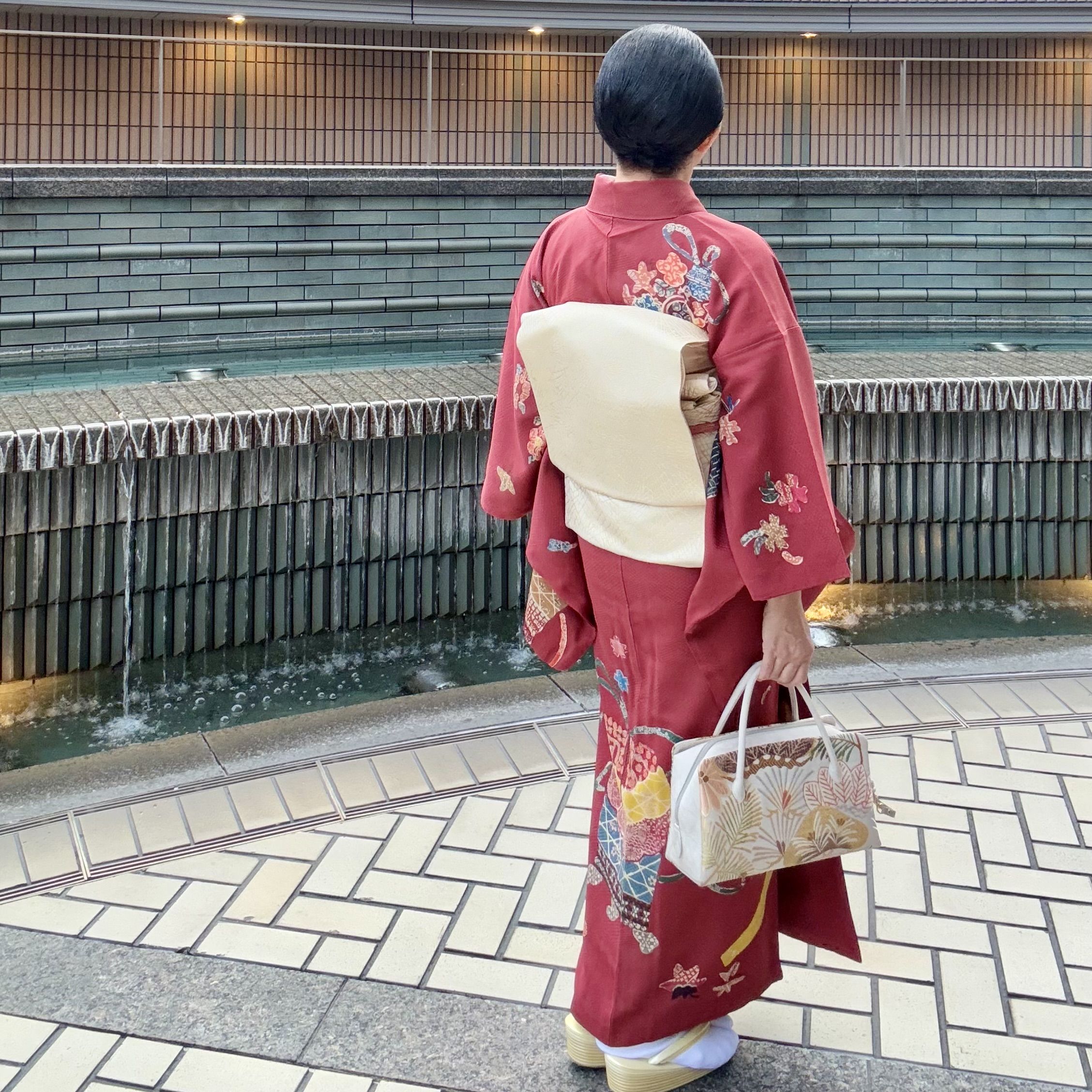 朝香沙都子の着物ダイアリー｜春の味覚、貝をまとう