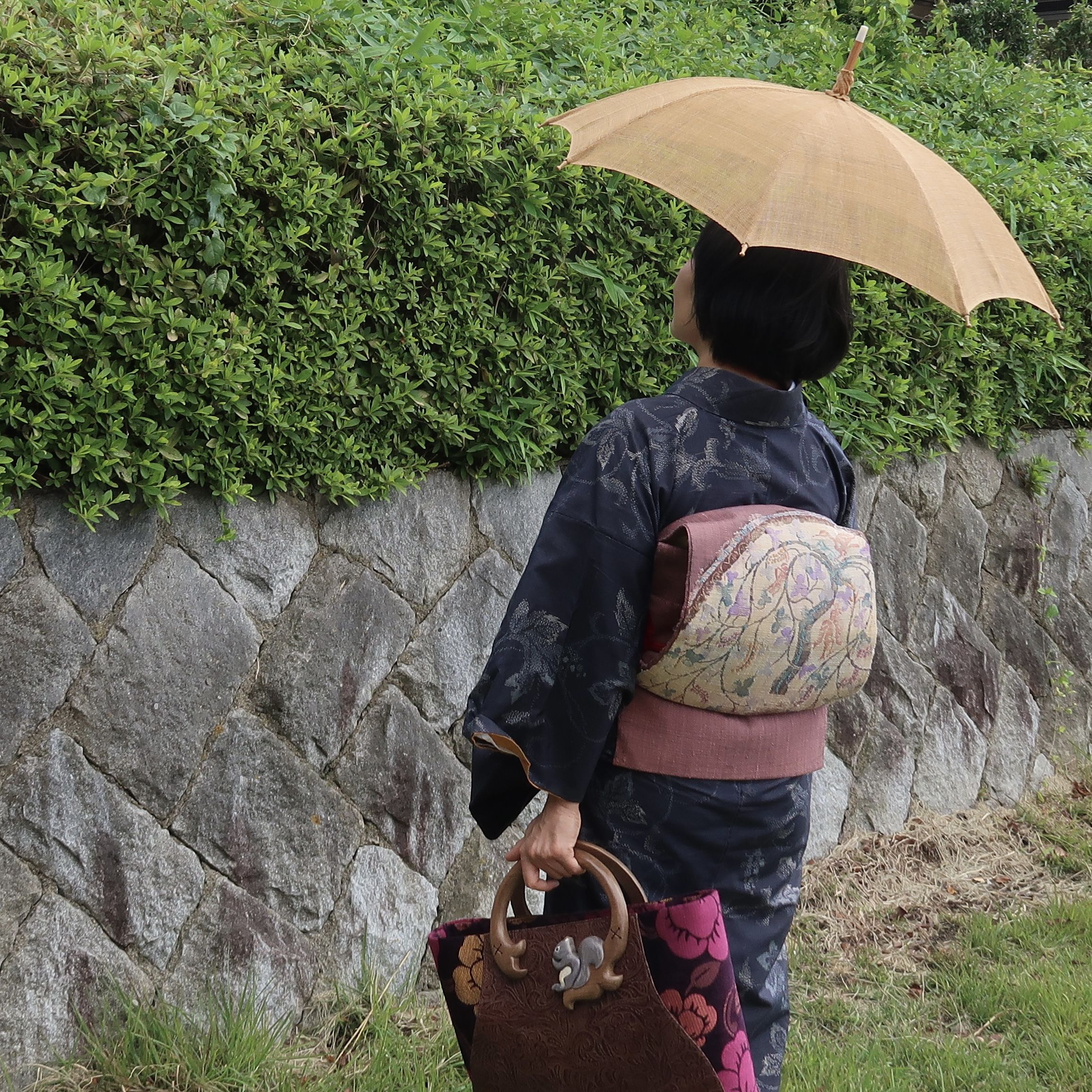 楽天市場】名古屋帯 岡重 黒地 夏物 絽 葡萄 唐草 ぶどう 花唐草
