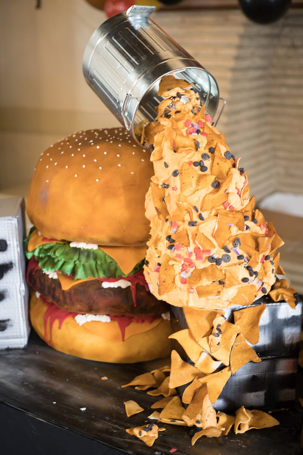 Food, Junk food, Dish, Hamburger, Cuisine, Cheeseburger, Veggie burger, Ingredient, Fast food, Finger food, 