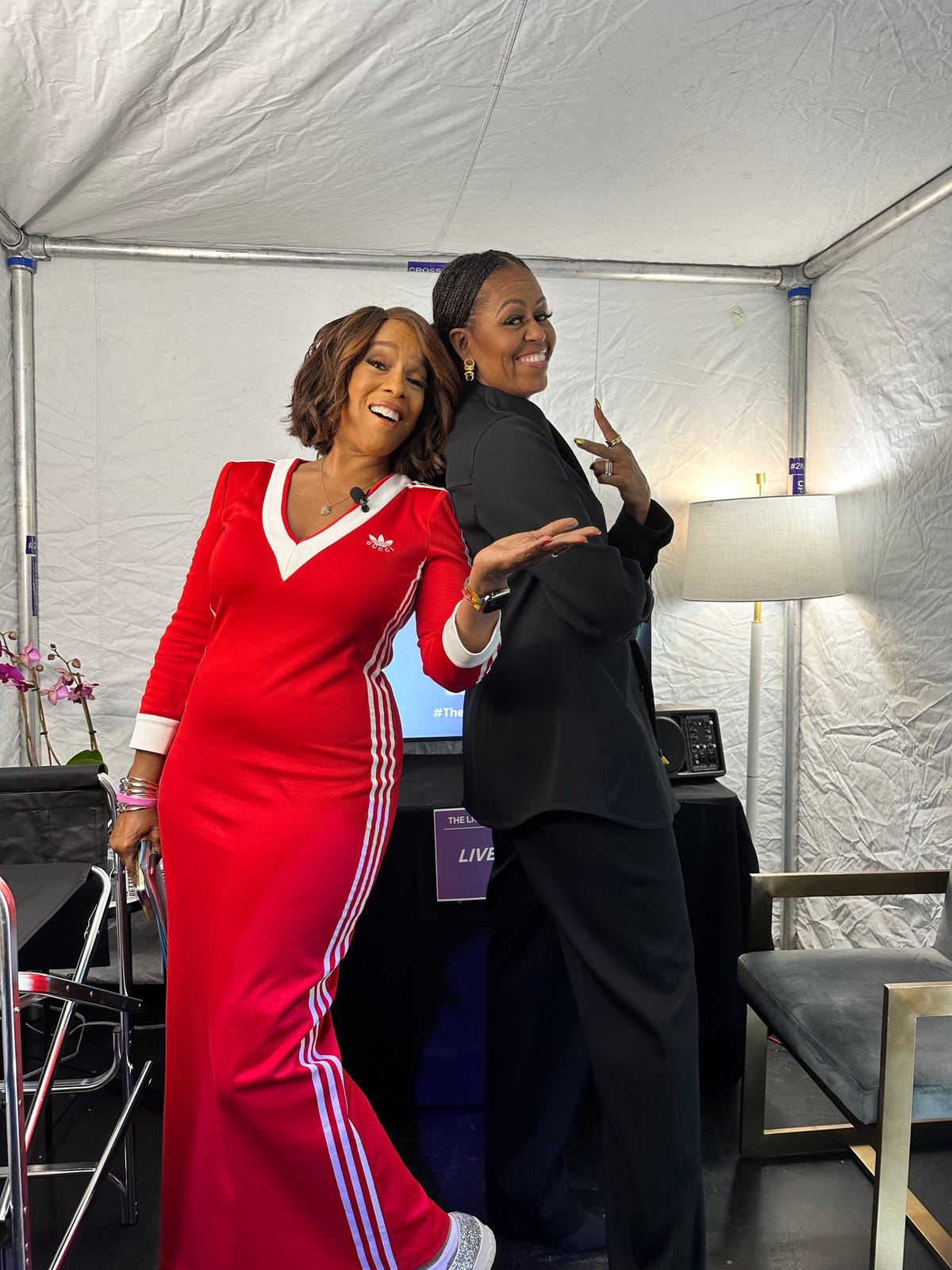 Gayle King Interviews Michelle Obama for "The Light We Carry" Tour