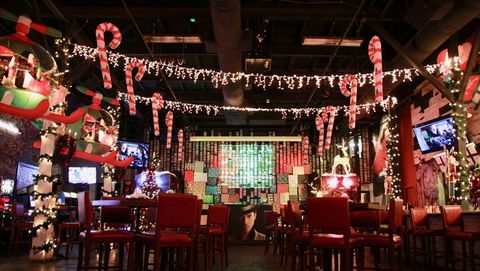 preview for This Nashville Bar Turned Into A Christmas Wonderland For The Entire Month Of December