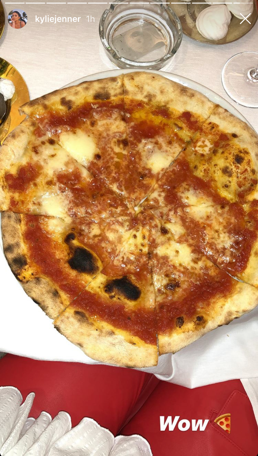 Dish, Food, Cuisine, Pizza, Ingredient, Flatbread, Manakish, Pizza cheese, Baked goods, Italian food, 