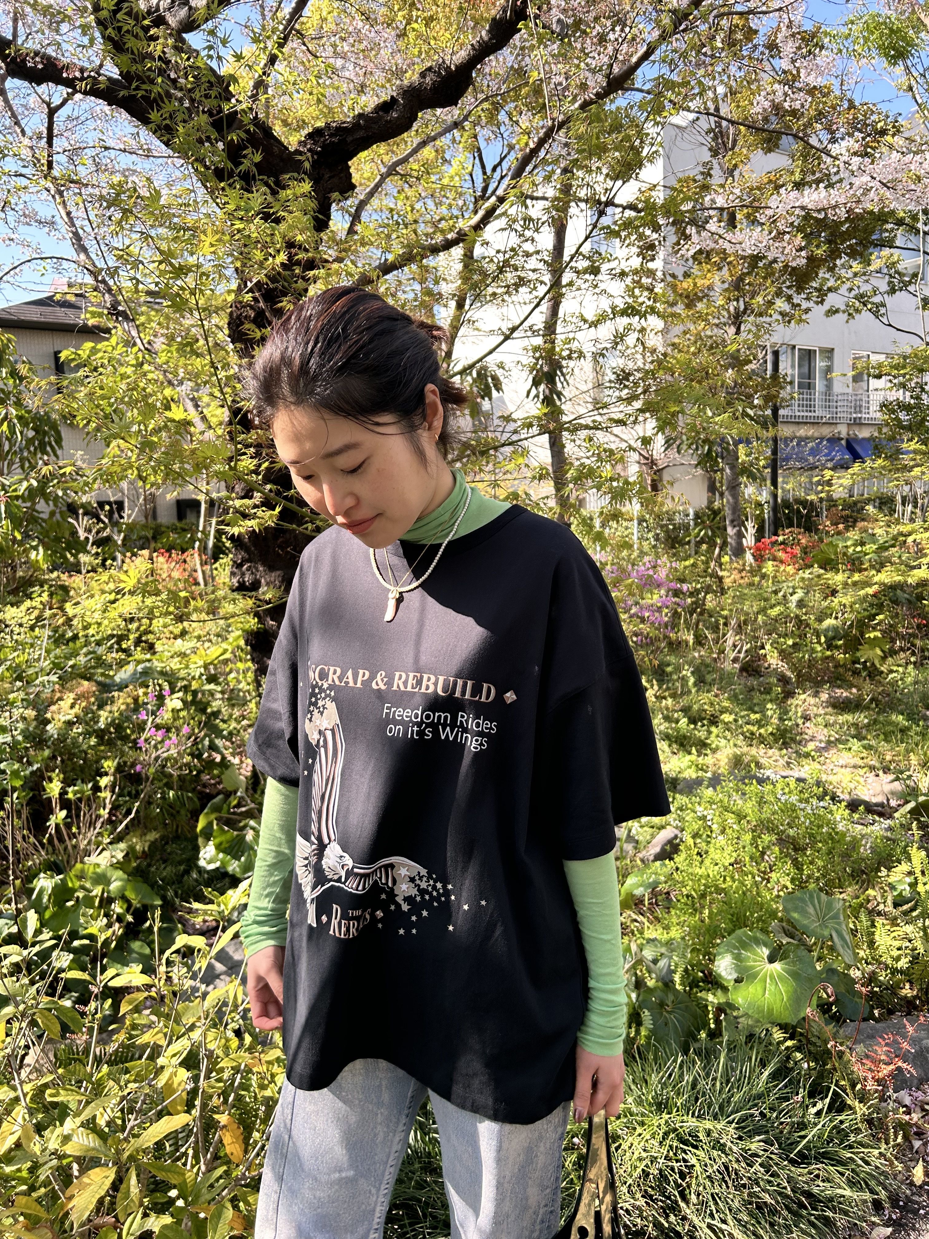 ザ・リラクス」の復刻プリントTシャツは、大人カジュアルの強い