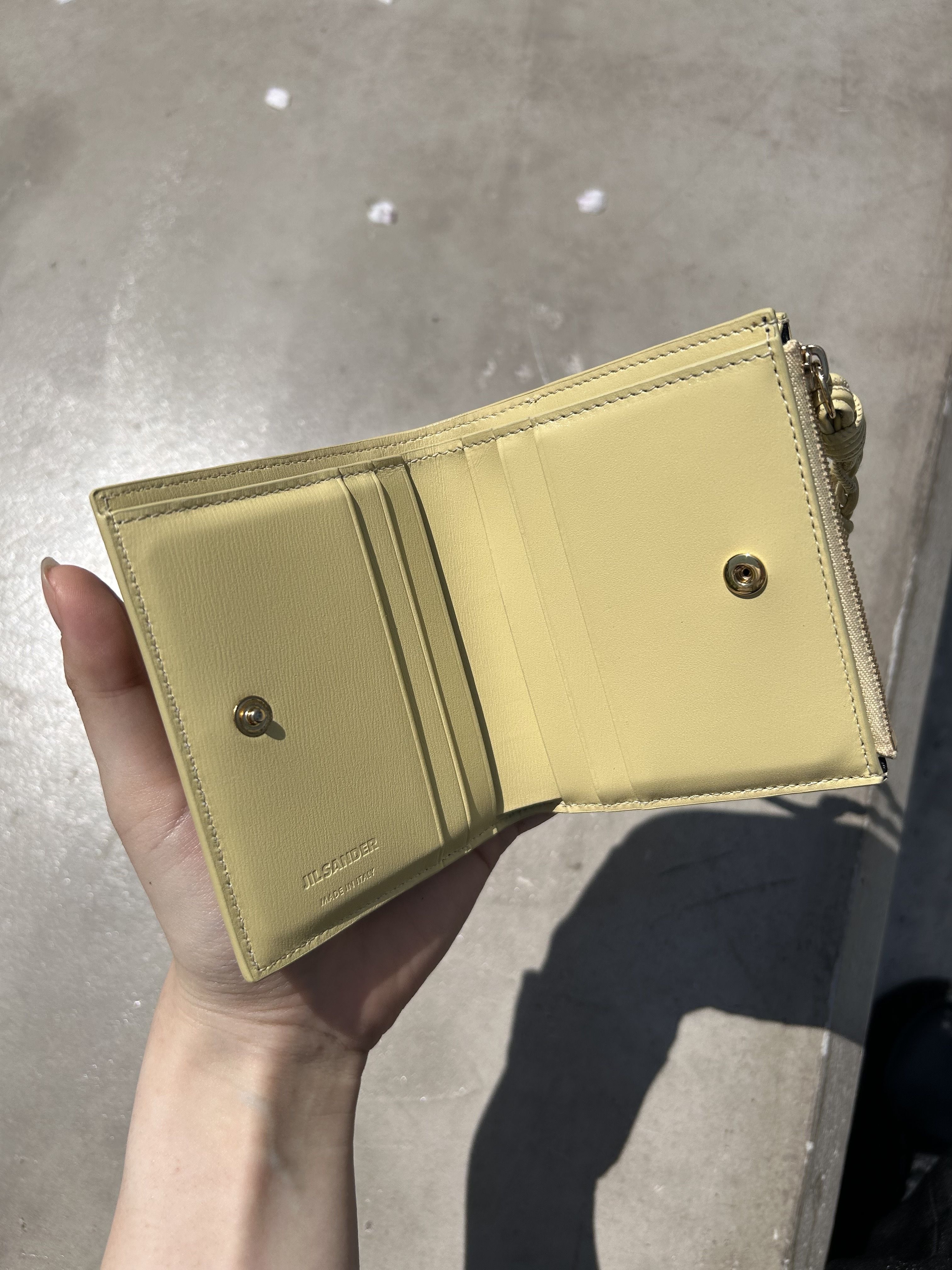 □JILSANDER□ジルサンダー Tangle ミニフレンチウォレット (Jil Sander/折りたたみ財布) 106053336【BUYMA】