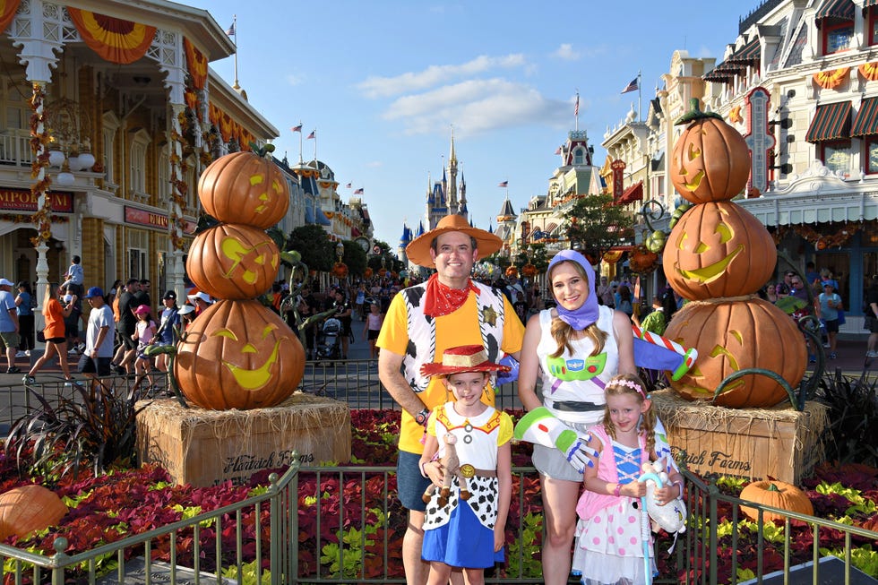 toy story family costume at mickey's not so scary halloween party