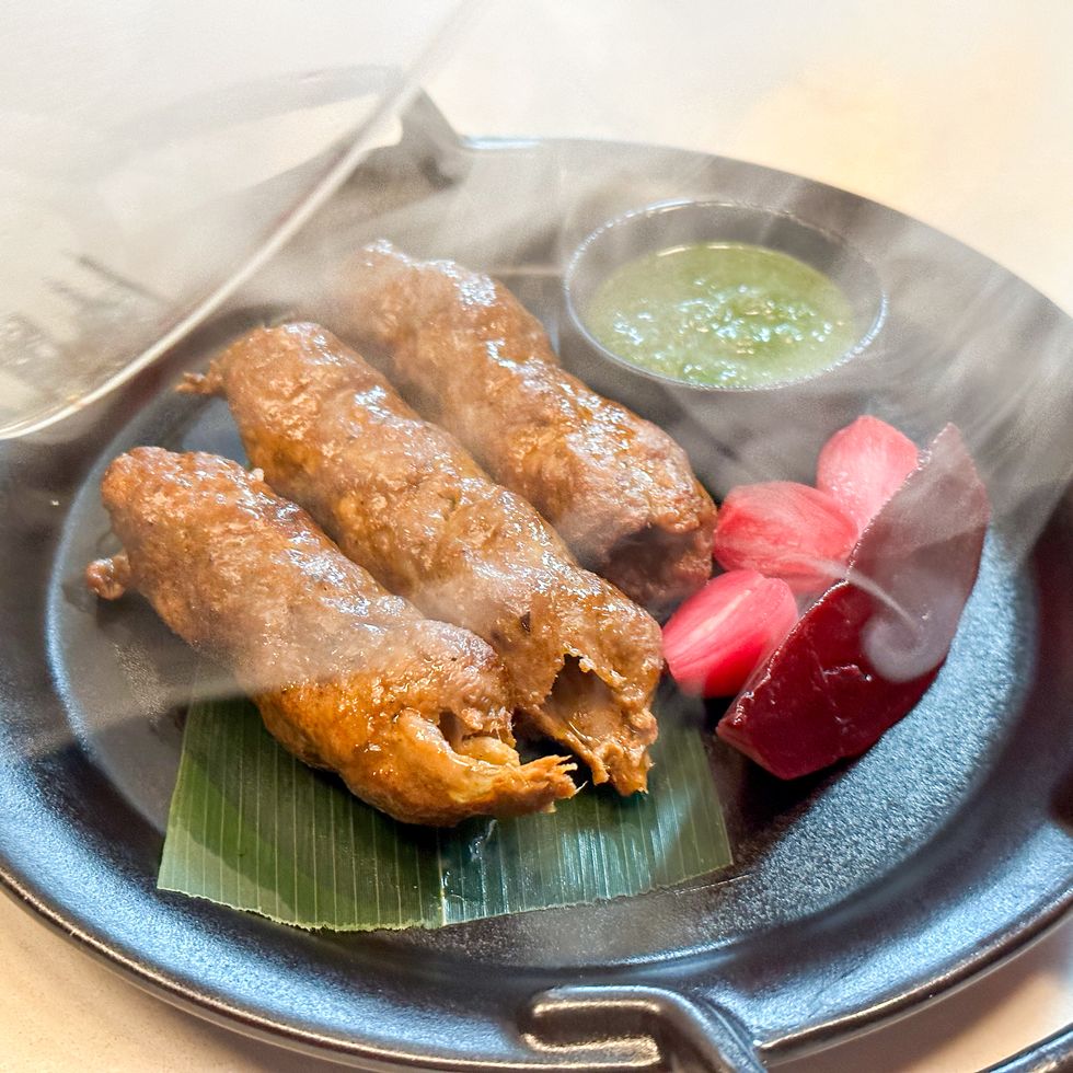 超道地印度餐廳「夏花餐室」在鑽石塔！「錫金爐烤豬肋排、果阿鑲肉透抽」傳統與當代並兼的貴族料理