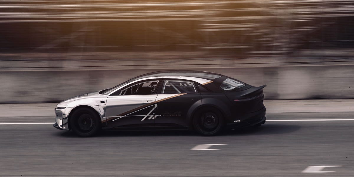 www.caranddriver.com
