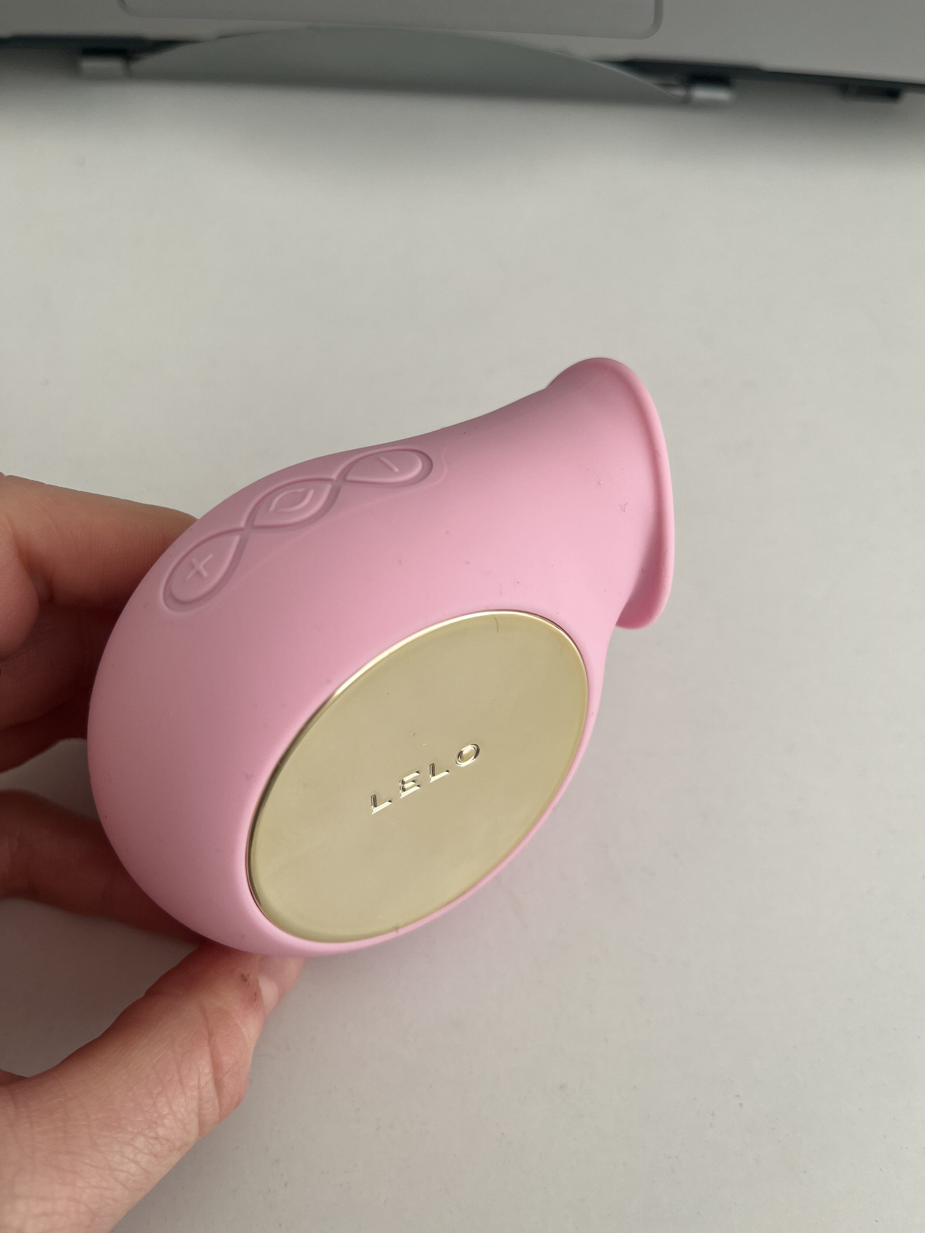 LELO SILA clit vibrator sex toy review UK 2024