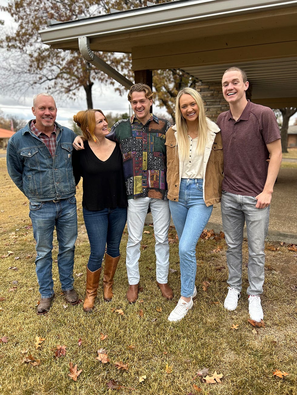 ree drummond family thanksgiving 2022