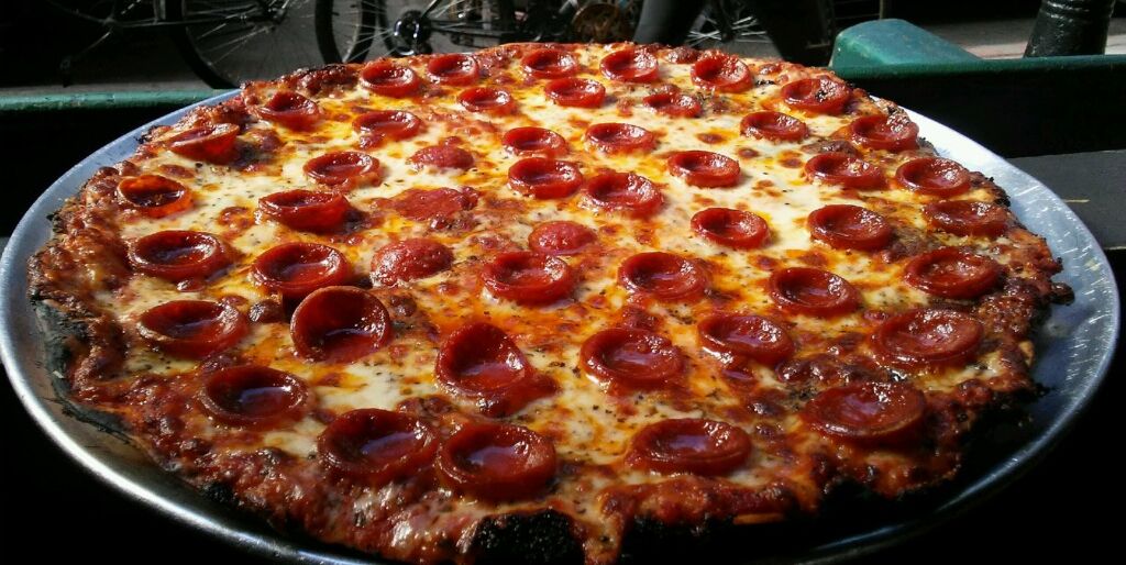 Dish, Food, Cuisine, Ingredient, Pizza, Pizza cheese, Recipe, California-style pizza, Pepperoni, Meat, 