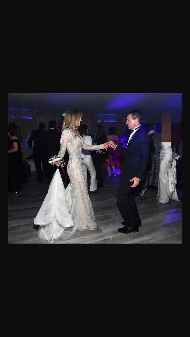 El baile de banderas con su novia y otros momentos de la pareja