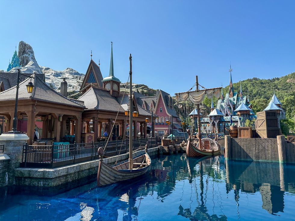 進入魔雪奇緣！香港迪士尼打造全球首個「冰雪奇緣園區」