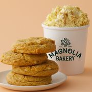 magnolia bakery banana pudding with cookies