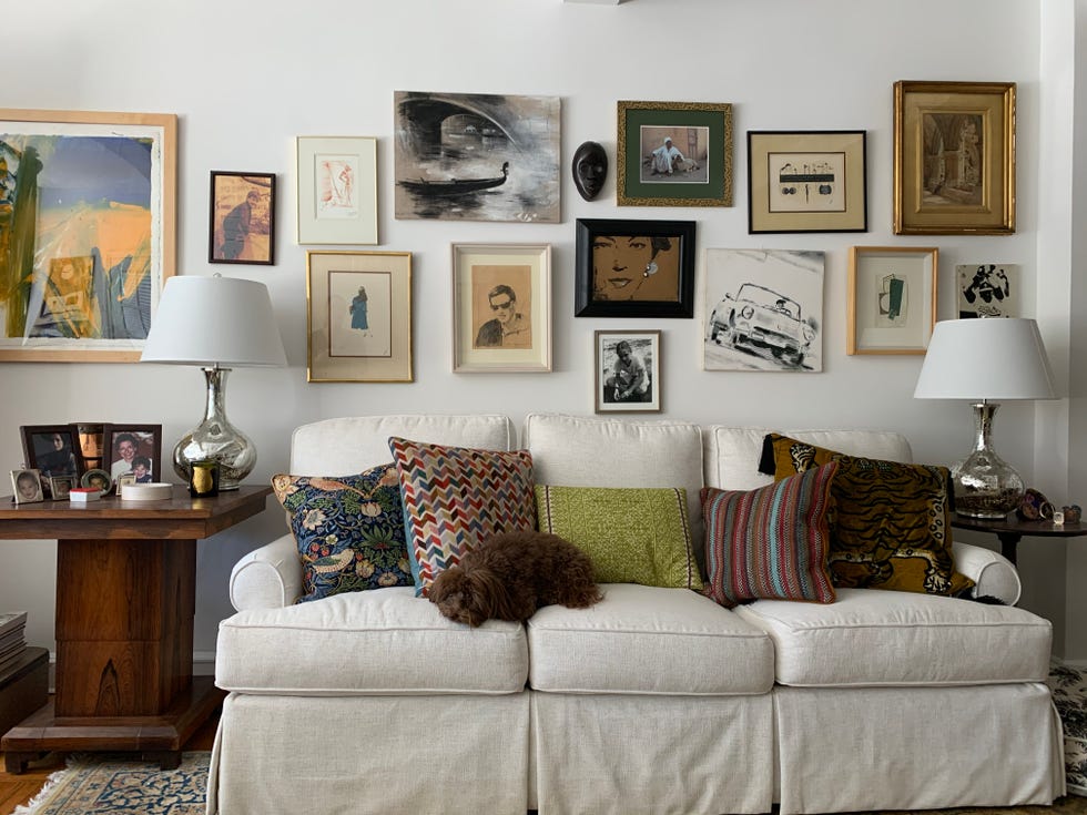 How to Make a Gallery Wall - Decorate Like an ELLE Decor Editor