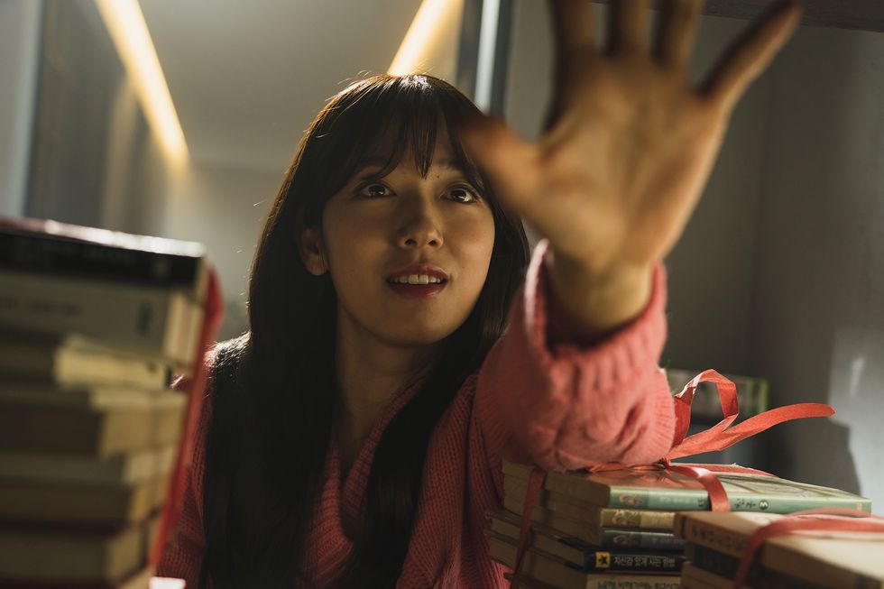 朴信惠《聲命線索》在netflix首映：沒有結局的驚悚電影、比《寄生上流》更好哭的家庭悲劇