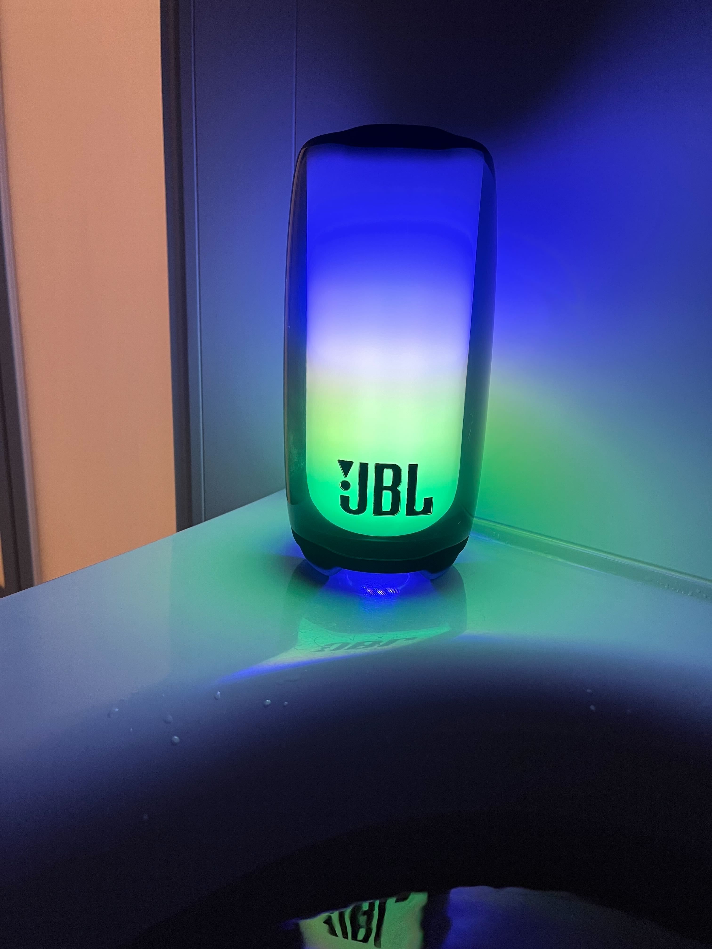 EDITOR'S EYE】お風呂でもアウトドアでも音楽を楽しめる♡ 「JBL EDITOR'S EYE】お風呂でもアウトドアでも音楽を楽しめる♡ 「JBL