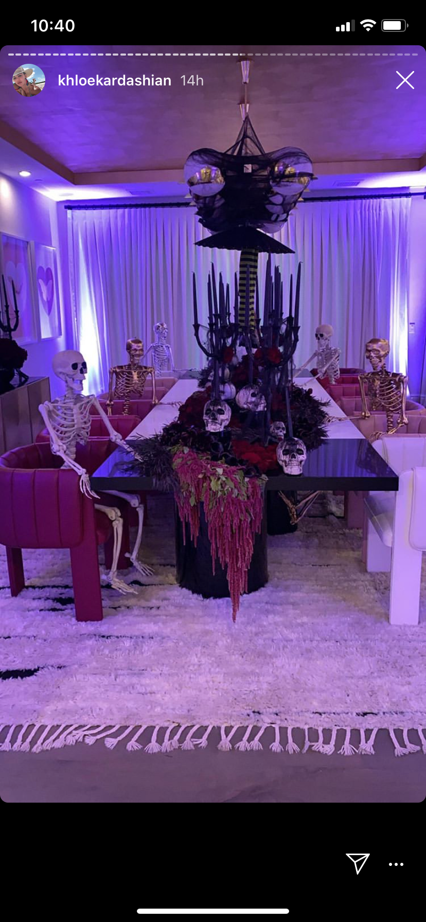 Purple, Violet, Function hall, Lighting, Centrepiece, Decoration, Table, Interior design, Furniture, Banquet, 
