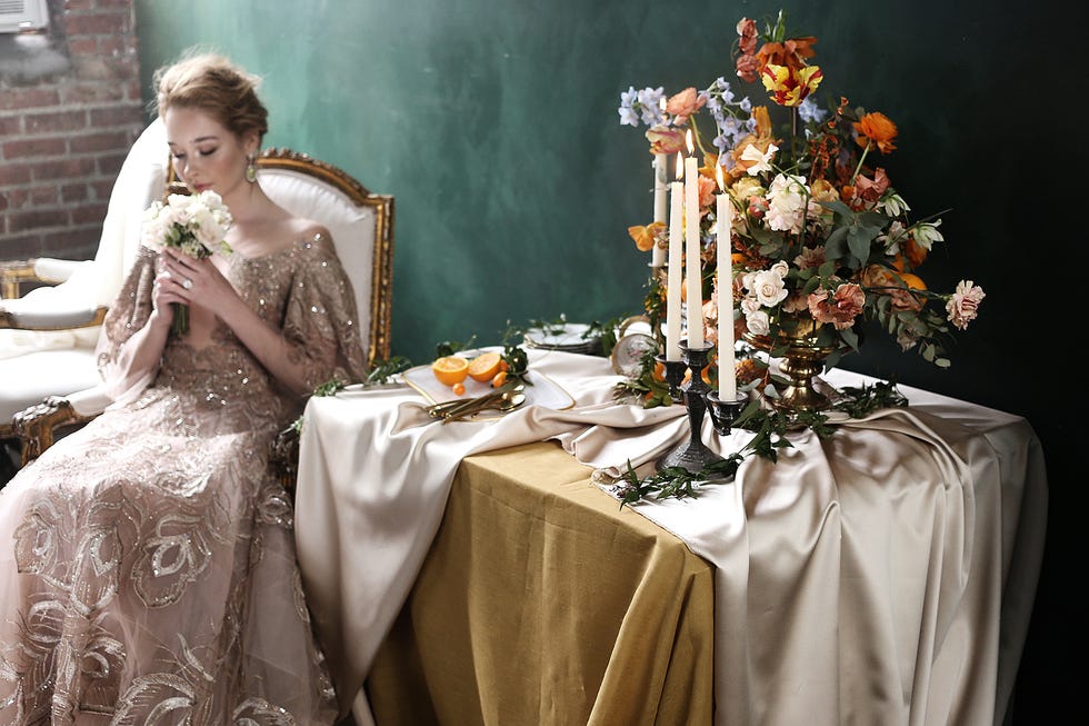 Tablecloth, Textile, Bouquet, Dress, Table, Linens, Petal, Floristry, Cut flowers, Flower Arranging, 