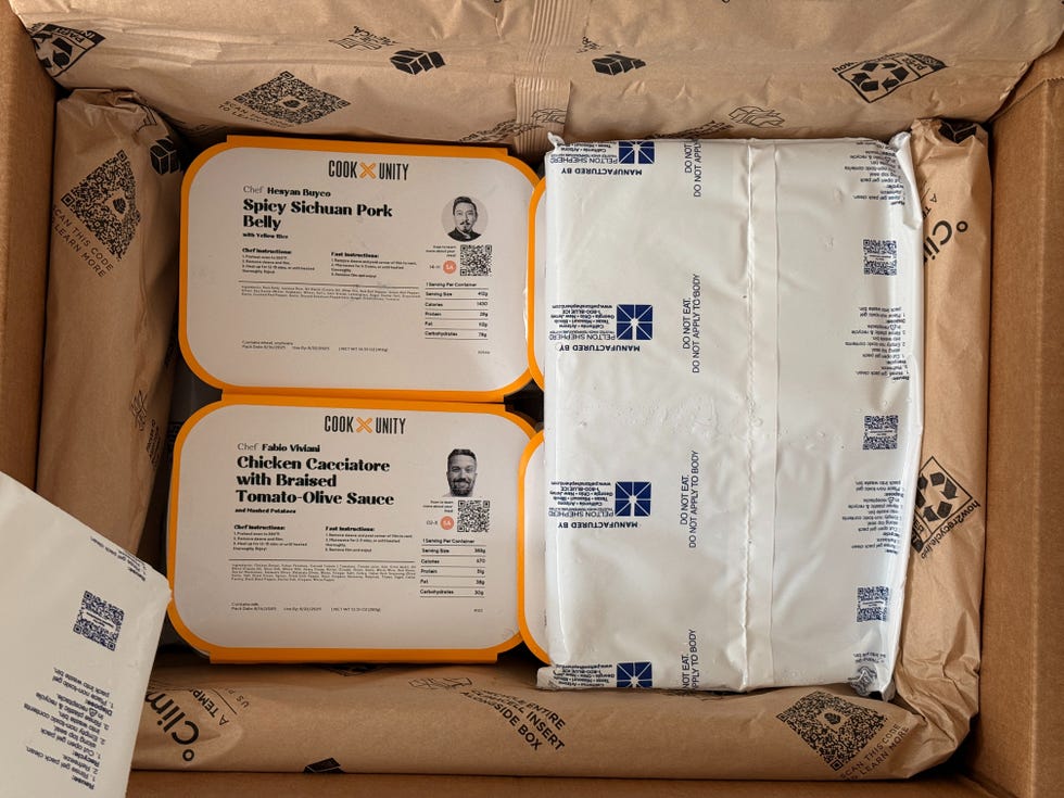 cookunity meals in a shipping box with insulation