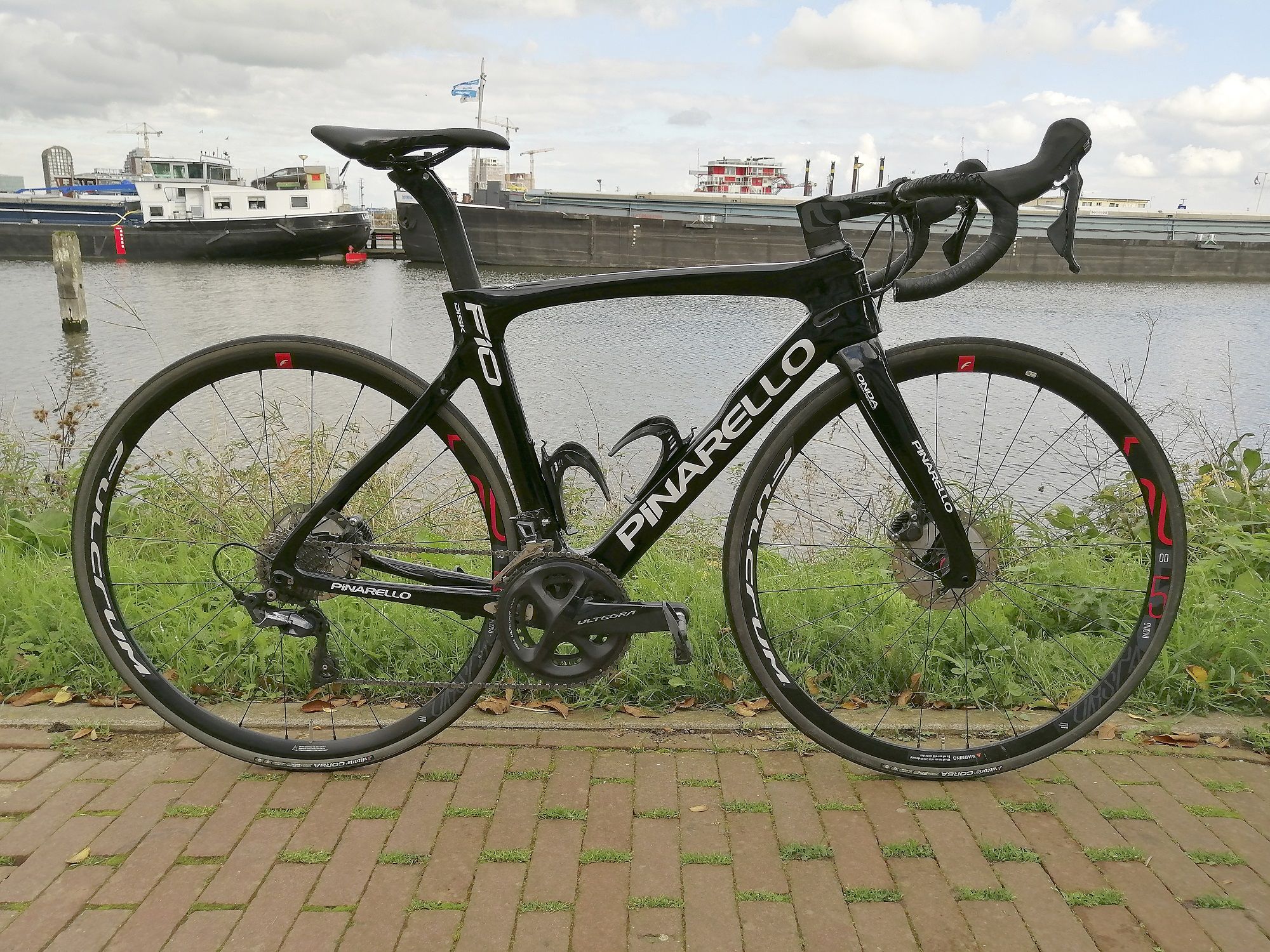 Pinarello dogma best sale f10 disk review