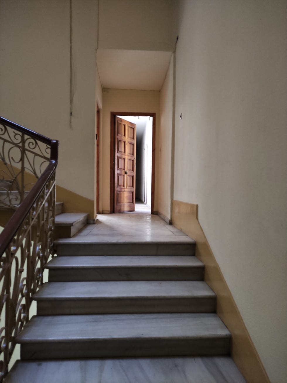 esta reforma le da a un edificio senorial de granada una segunda vida gracias a unos preciosos apartamentos turisticos