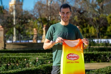 mario mola ficha por carnicas serrano