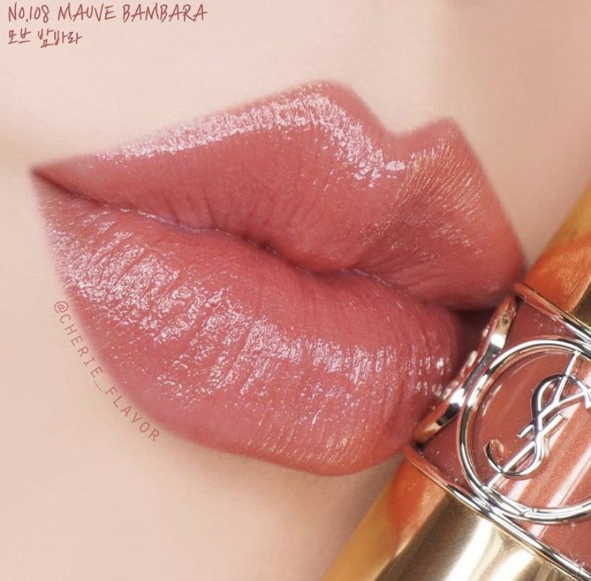 Lip, Pink, Lipstick, Skin, Lip gloss, Cheek, Peach, Cosmetics, Beauty, Material property, 