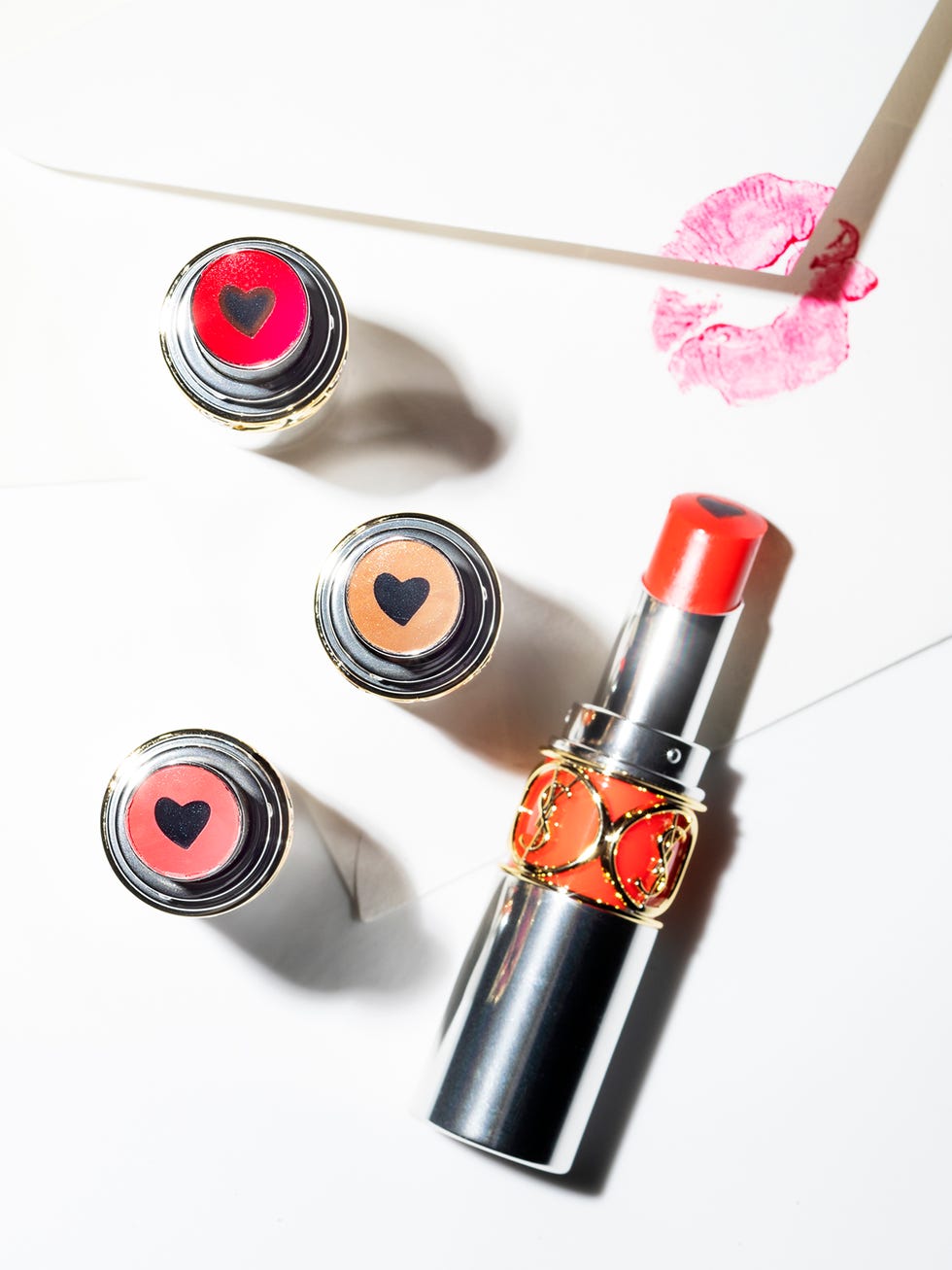 Pink, Cosmetics, Lipstick, Red, Product, Beauty, Lip, Lip gloss, Material property, Eye liner, 