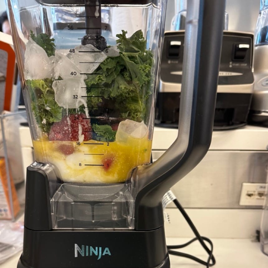 Ninja blender testing smoothie ninja blender with smoothie ingredients before blend