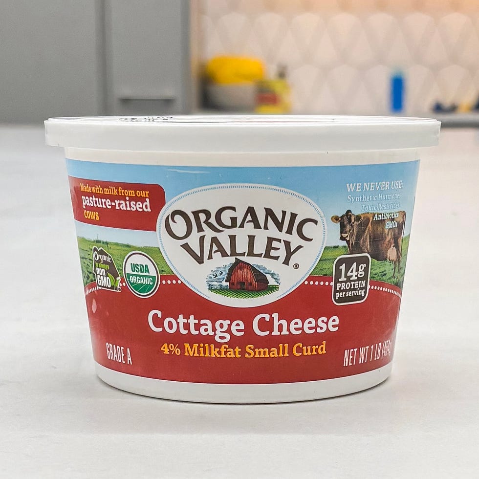 container of organic valley cottage cheese with nutritional information