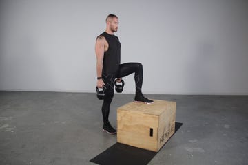 Human leg, Standing, Elbow, Knee, Active pants, Calf, Box, Physical fitness, Shipping box, Tights, 