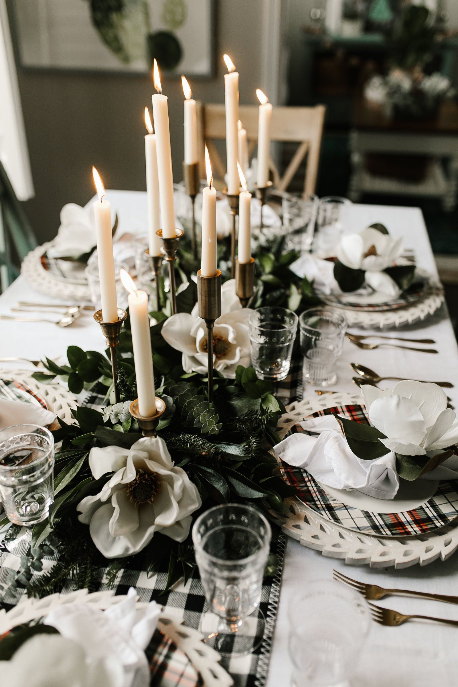 Xmas Centrepiece, Traditional Christmas Table Decoration, Luxury Table Centre, Flower high quality Arrangement, Boho Decor, Cinnamon, Cones, Bow, Dining