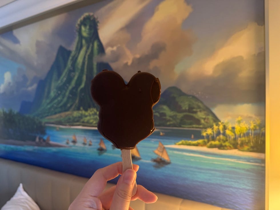 disney wish mickey ice cream bar room service