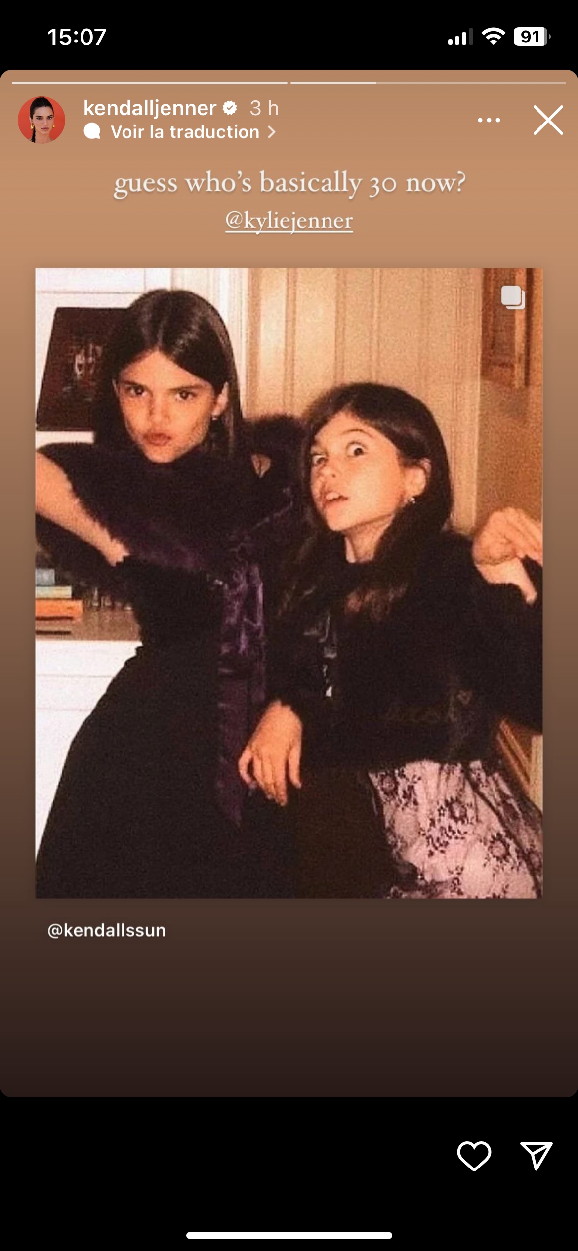 Kylie & Kendall Jenner サイン￼！Kardashians screen-shot-2018-12-05-at-2-06