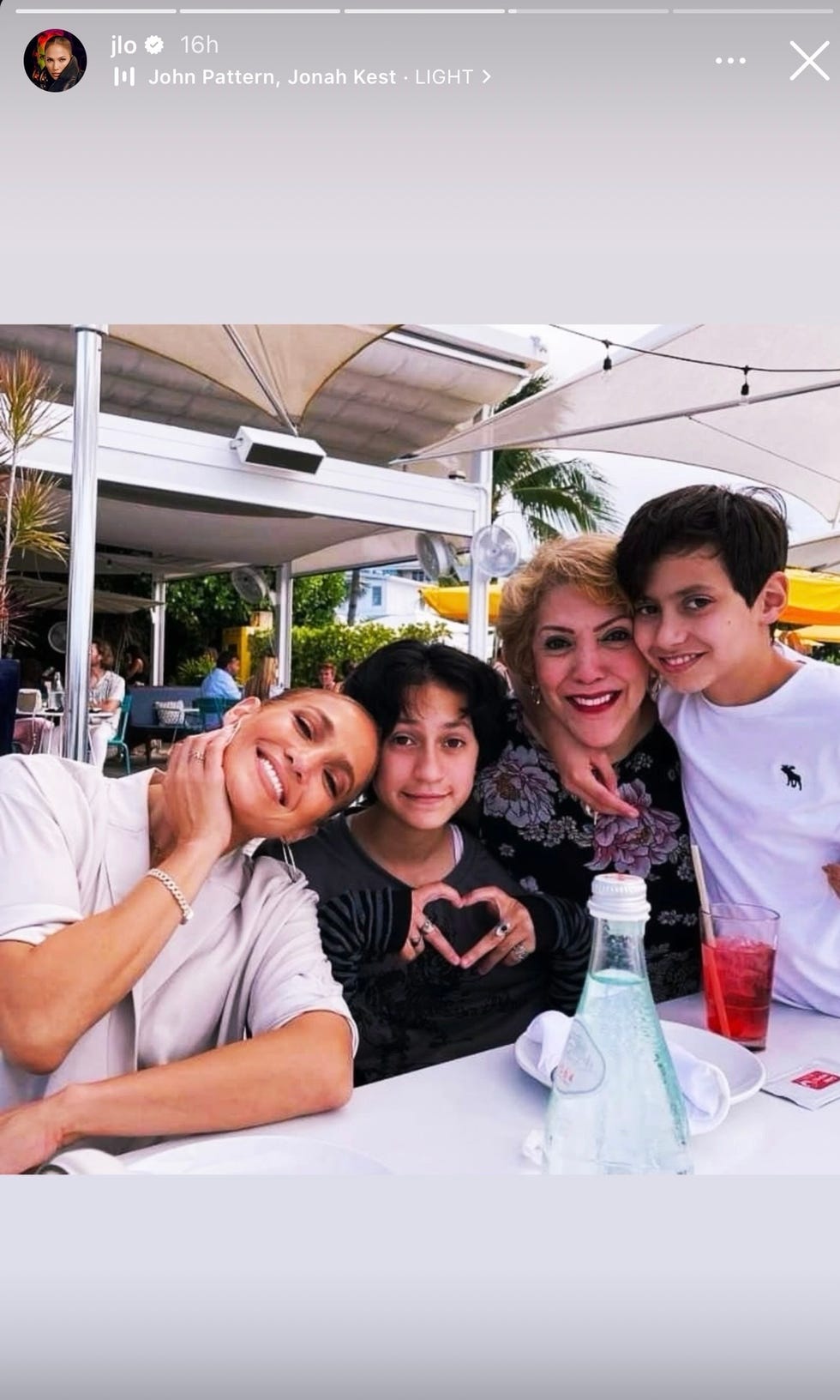 jennifer lopez anneler günü instagram 2025