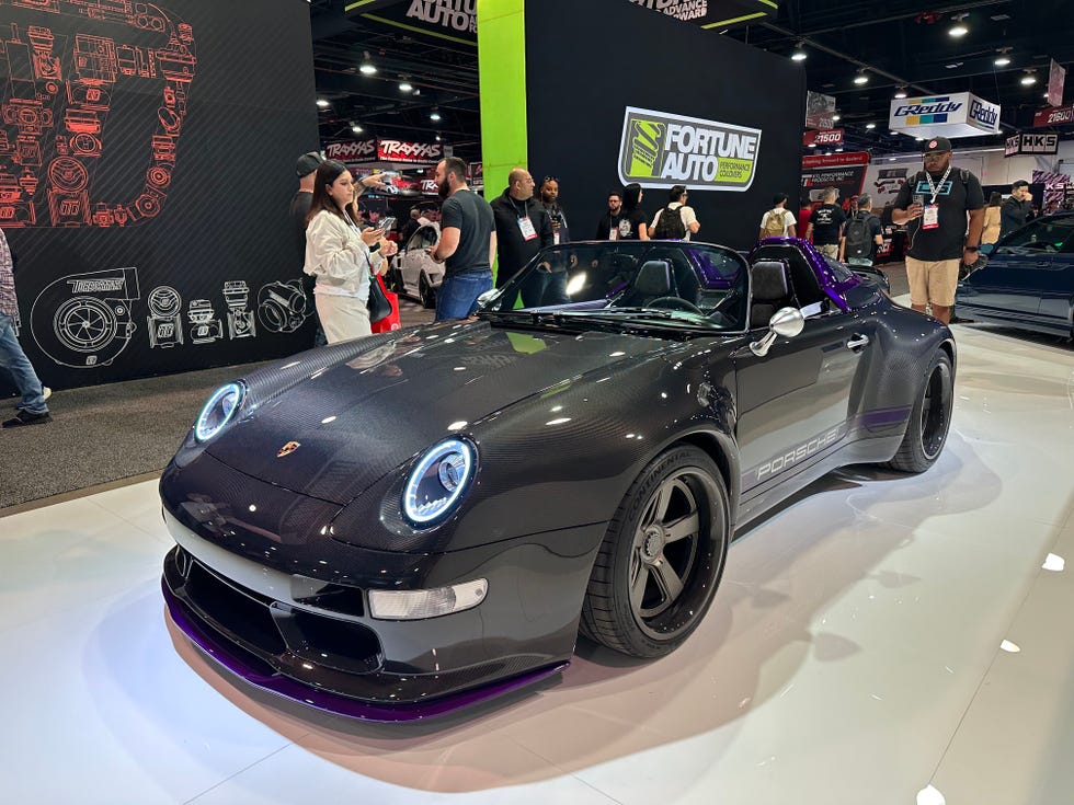 Customized 4S Car Shop Automobile Exhibition Tradeshow Rubber Car