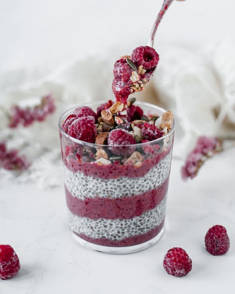 pudin de chía con frutos rojos