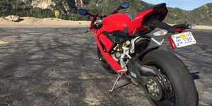 ducati panigale v2 makes you fall in love with this italian