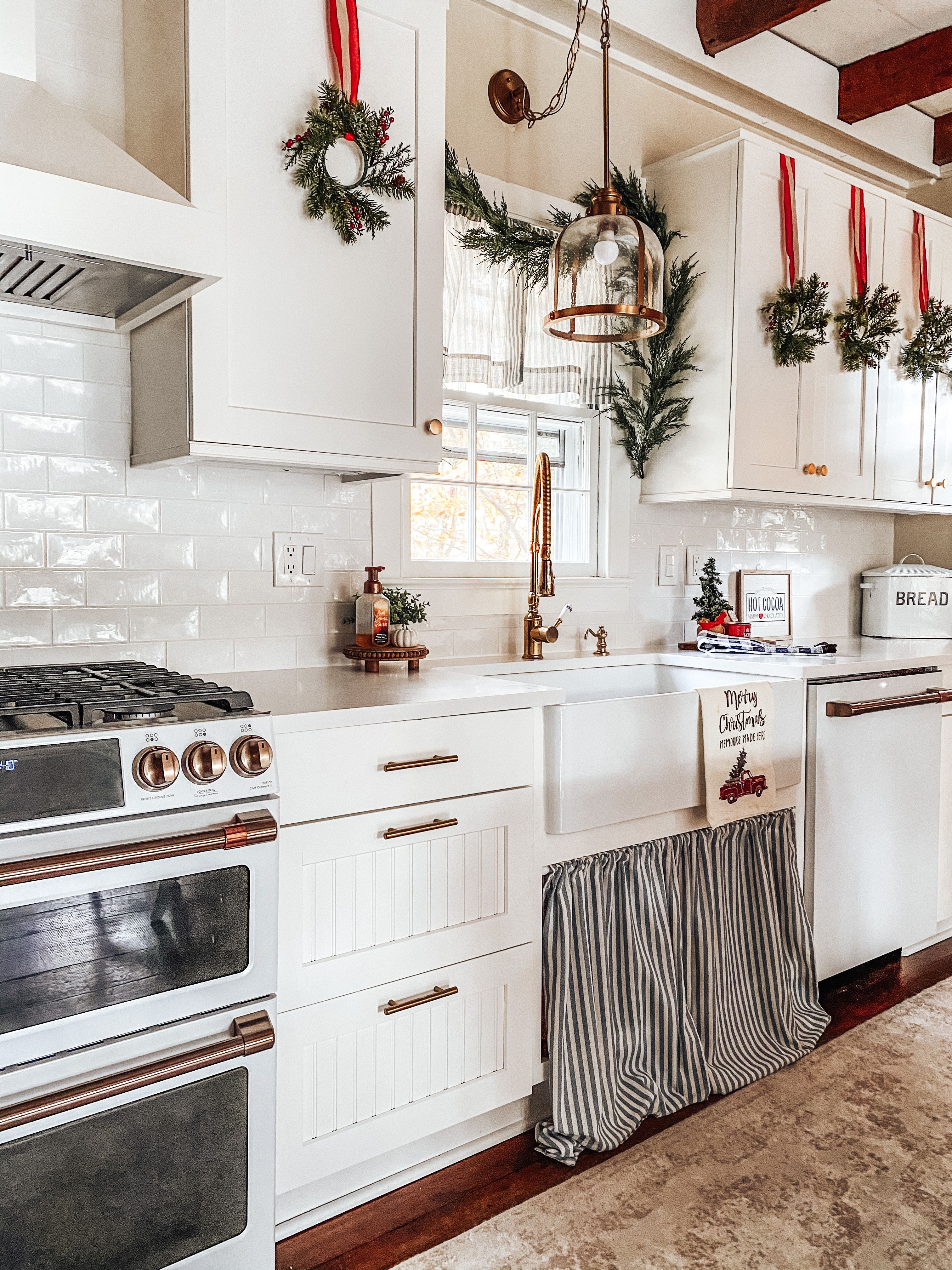 20+ Christmas Kitchen Decor Ideas   How to Decorate Your Kitchen ...