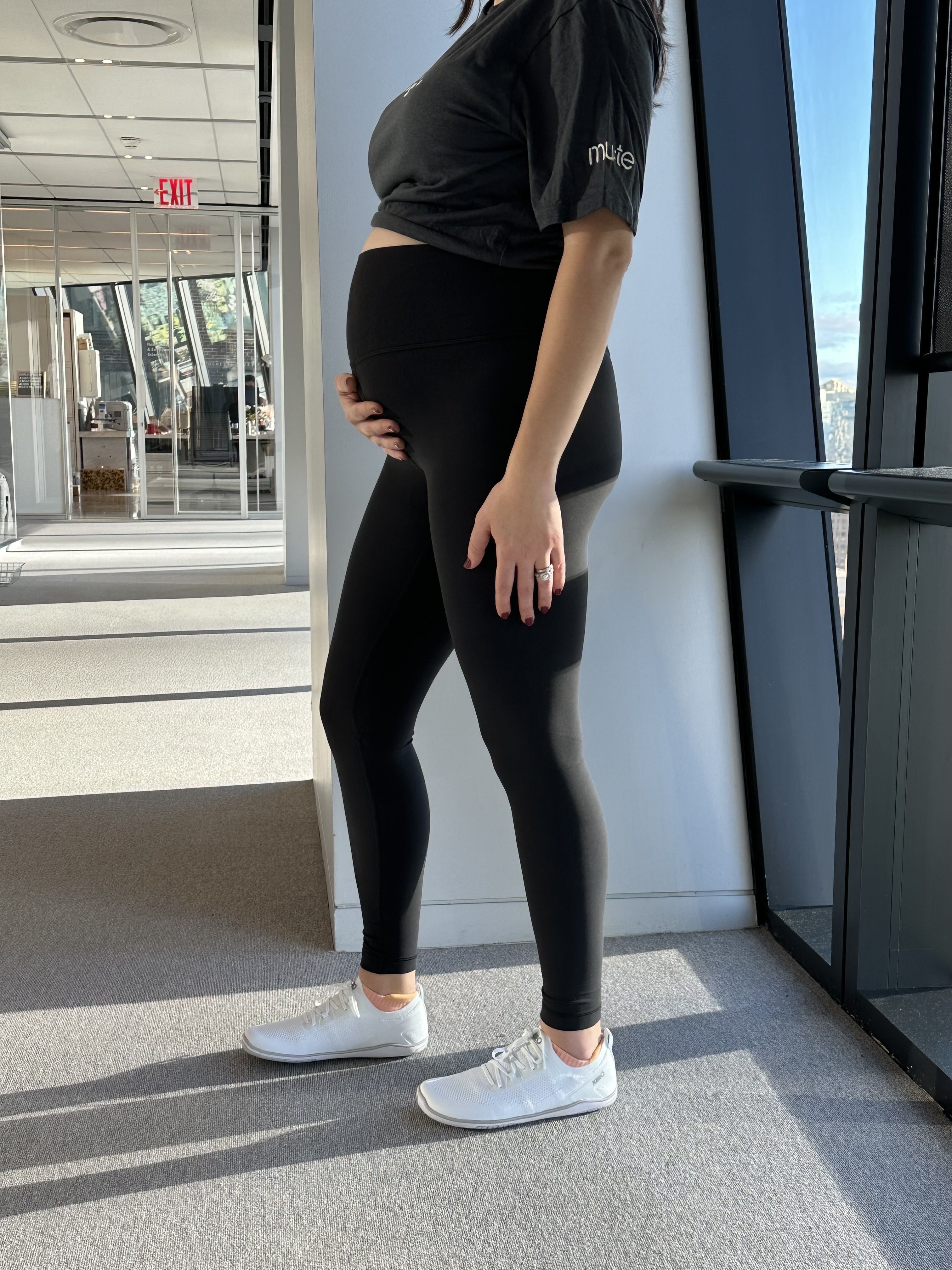 Maternity workout leggings comfort waist | Maternity pants | Boob Design