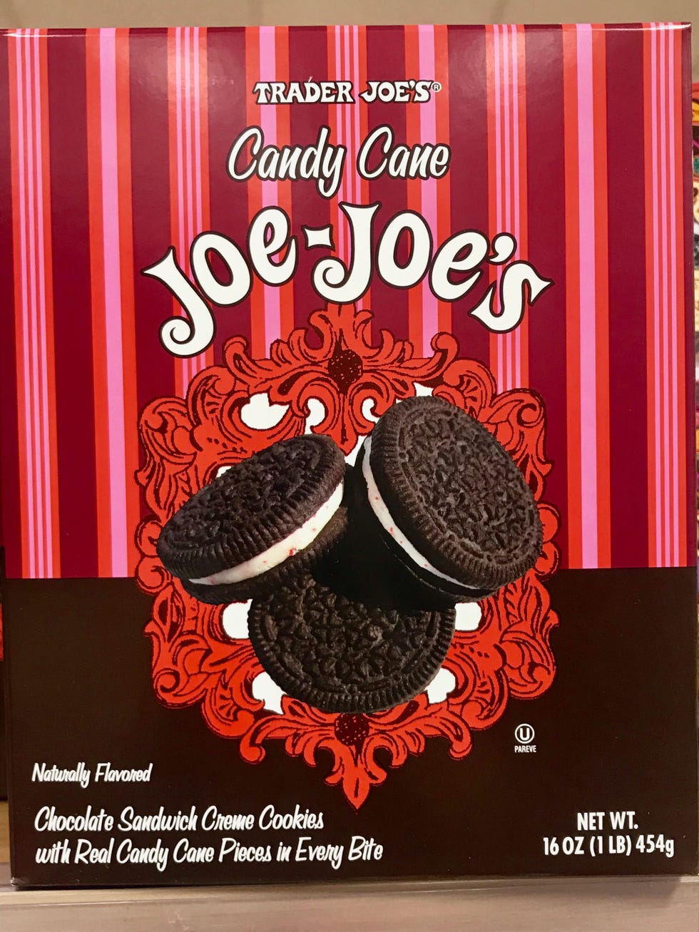 Oreo, Snack, Food, Dessert, Baked goods, Finger food, Cuisine, Cookie, 