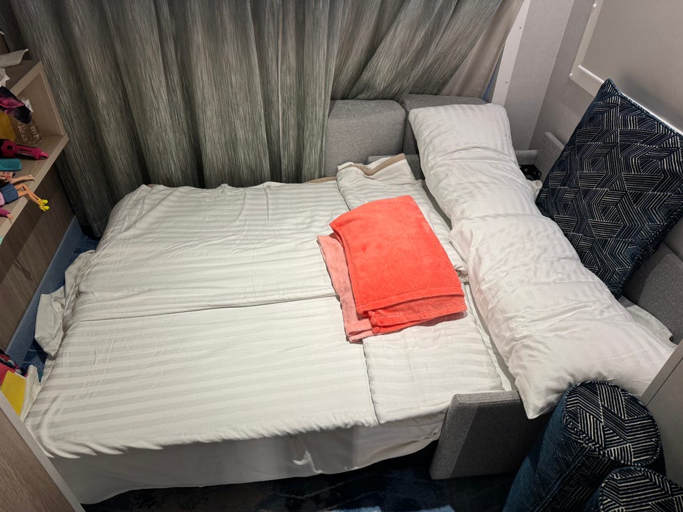 royal caribbean icon of the seas surfside family suite sofa bed